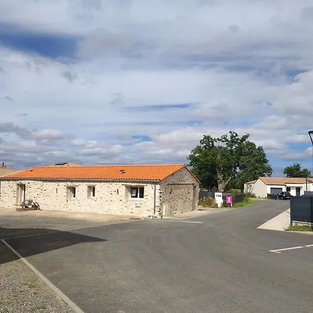 30m2 La Cave - Les Du - Proche Nantes Avec Terrasse * La Chevrolière