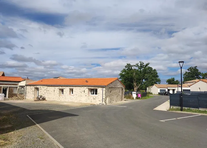 30m2 La Cave - Les Du - Proche Nantes Avec Terrasse * La Chevrolière